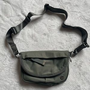 All night festival bag 2L grey sage.